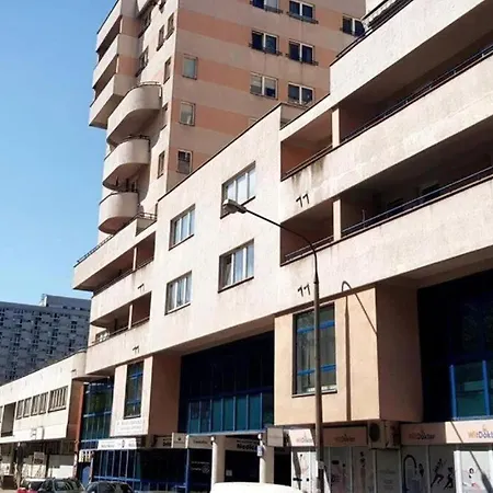 Park Krochmalna Atelier, Rondo Onz Metro Βαρσοβία