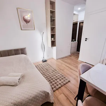 Park Krochmalna Atelier, Rondo Onz Metro *