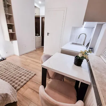 Park Krochmalna Atelier, Rondo Onz Metro Βαρσοβία