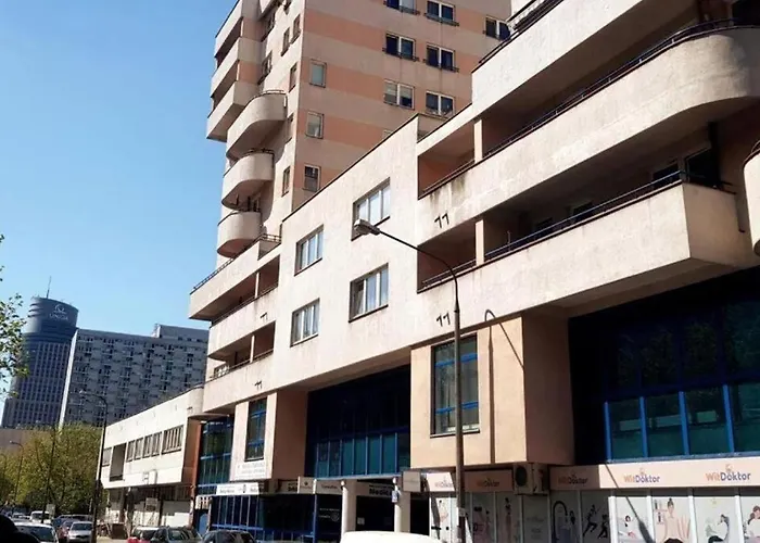 Park Krochmalna Atelier, Rondo Onz Metro Varsó